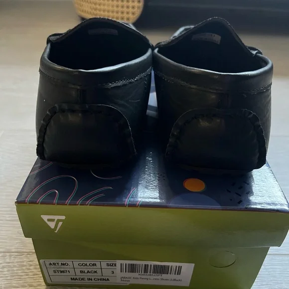 Black loafers Casual Slip-On Moccasin Flats Boys Dress Shoes - Picture 8 of 8